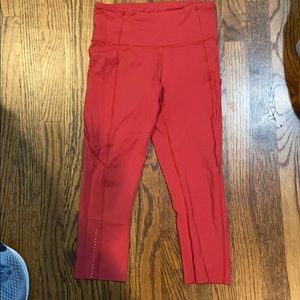 Lululemon red capris with pockets